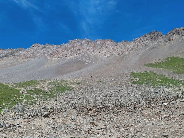Duku Highway: Traversing the Tianshan, Embracing Grandeur