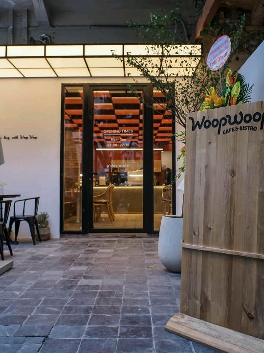 Woop Woop Cafe & Bistro