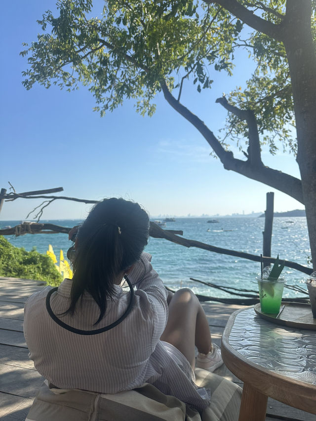พักผ่อนหย่อนใจที่เกาะล้าน🌊