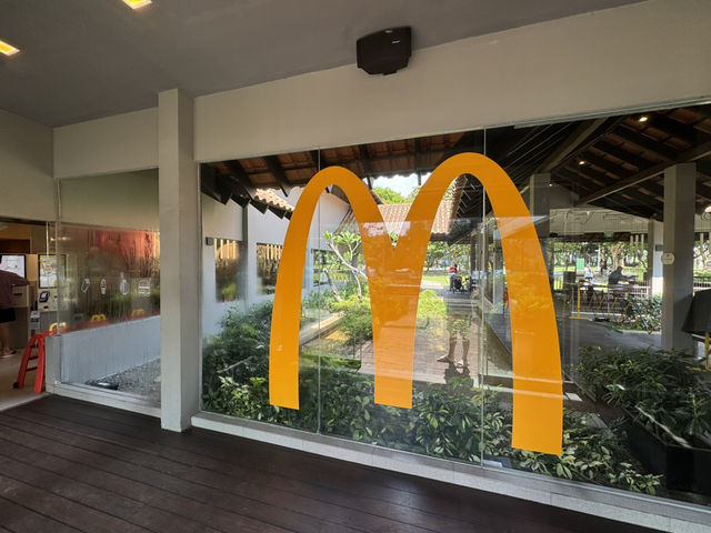 🍳 McDonald’s at West Coast Park – Easy Breakfast After a Morning Walk