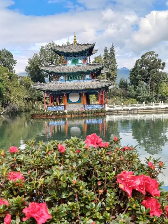 Mirror of the Mountain: A Tranquil Escape 