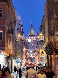 Galata tower หอคอยเเลนมาร์คในอิสตันบูล