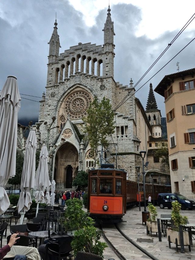 ⛪ 소예르 마을의 심장, 산 바르토메우 성당 ⛪