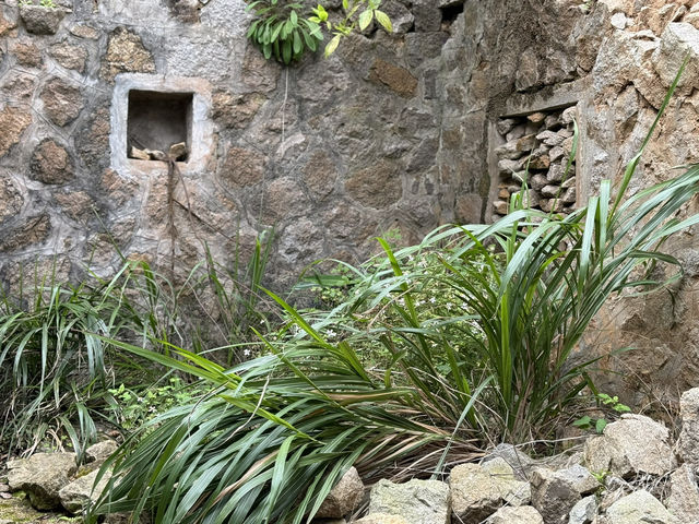 馬祖北竿｜芹壁石屋壓頂：石為瓦鎮，風為伴侶；島嶼歲月的質樸印記