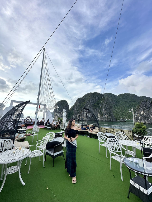 My Halong Bay Cruising Experience – A Must-Do in Vietnam 🇻🇳✨