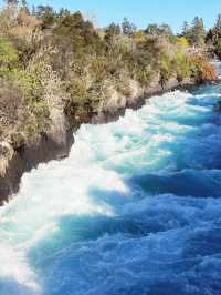💧 Huka Falls: The Raging Beauty of New Zealand's Turquoise Power! 🌊