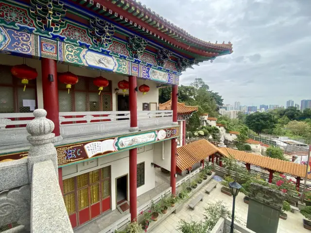 Experience the charm of Chinese aesthetics up close at Western Monastery