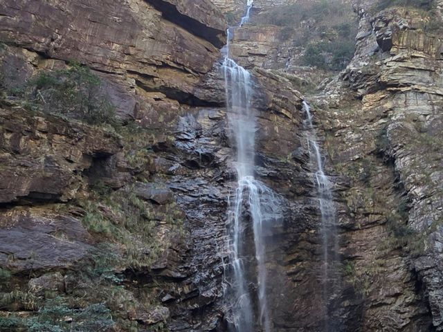 Journeying to the Three Cascades