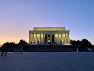 Perfect sunset walk in Washington D.C. 🏛️🌅