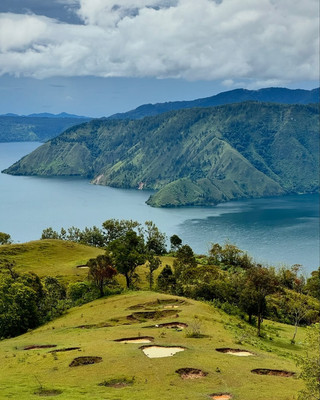 🇮🇩 Lake Toba — A Majestic Escape in North Sumatra 🌊