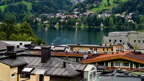 🇦🇹奧地利濱湖採爾:湖泊與阿爾卑斯山之間的童話小鎮⛰️ — traveler post in 卡普倫