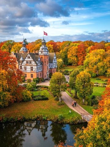 Experience the Ultimate Danish Autumn at Kragerup Gods: A Centuries-Old Manor Getaway