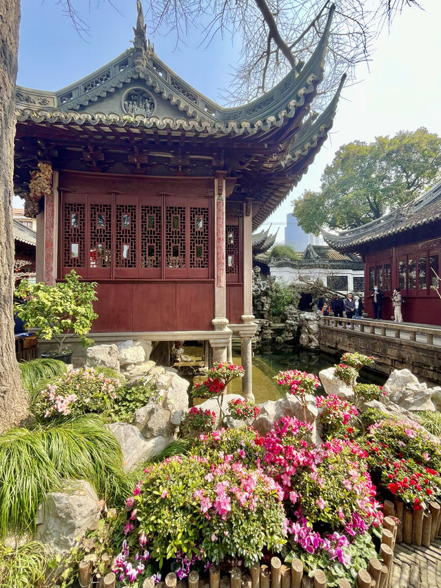 Yu Garden - A must see in Shanghai 