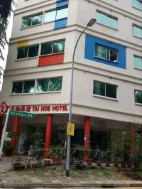 “Compact Convenience: Friendly Stays by Farrer Park MRT”