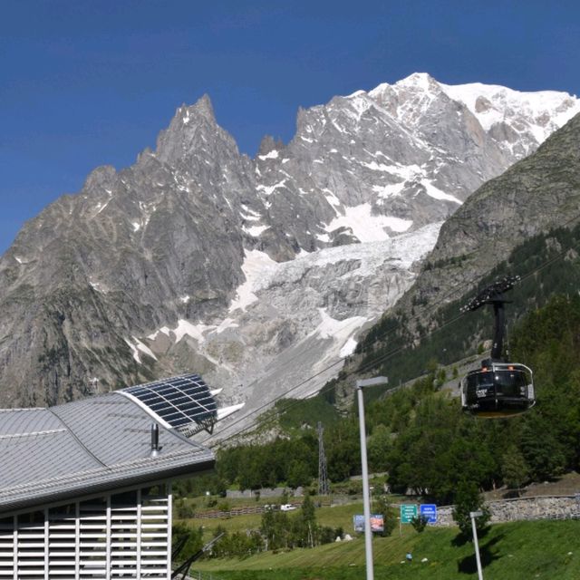 An impressive ride on the Mont Blanc Skyway 