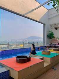 알록달록 루프탑수영장이 있는 부산숙소🌈👙