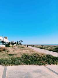 🏖️ Castelldefels Beach: Sun, Sea & Savory Treats 🌅