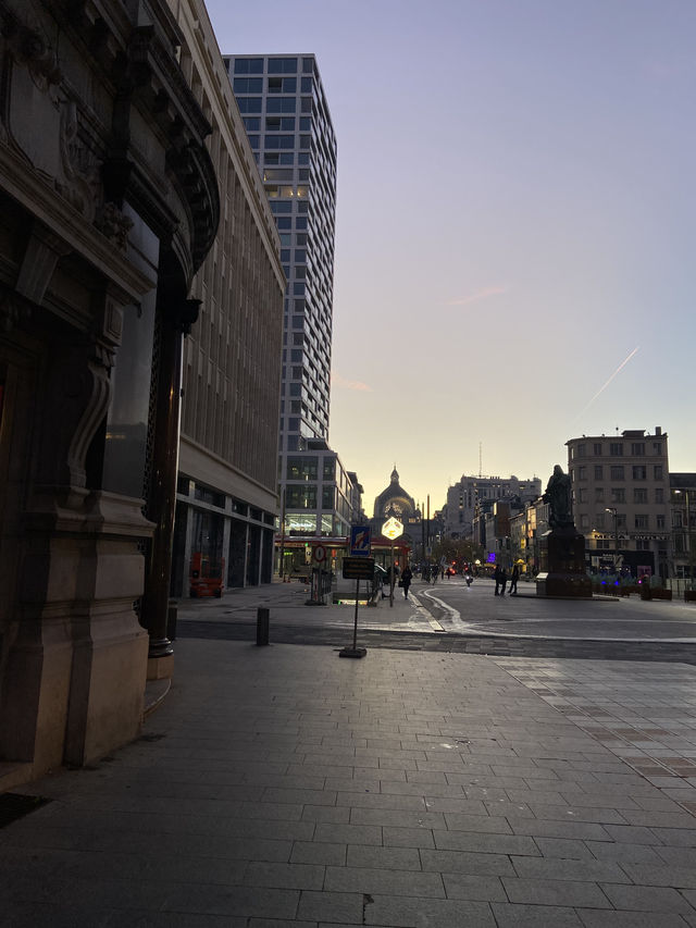 24 Hours in Antwerp: Castles, Fries & Riverside Views 🇧🇪 Part 2