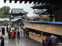There are many attractions such as magnificent sculptures and gardens