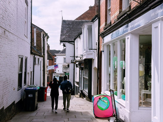 🚆🌳 Manchester to Ashbourne: Charming Market Town Escape 🏡🍂