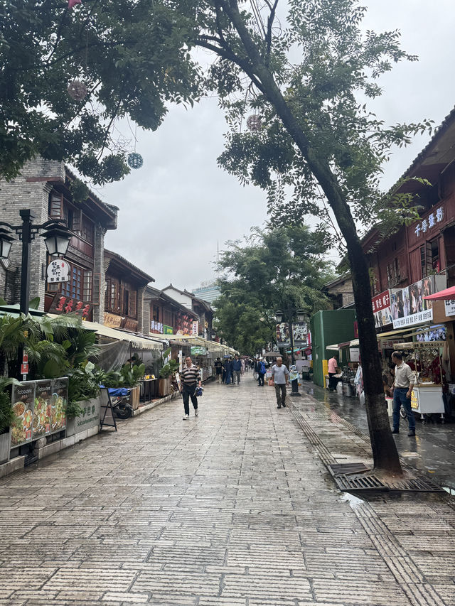 昆明老街Old Street Citywalk ถนนคนเดินคุนหมิงตอนกลางวัน