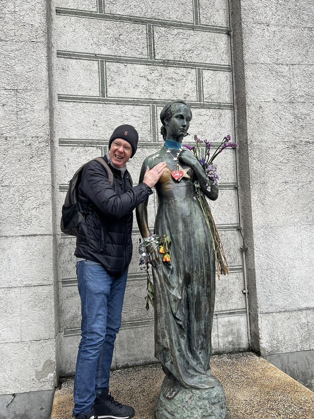 München: Where History Meets Gemütlichkeit 🇩🇪✨