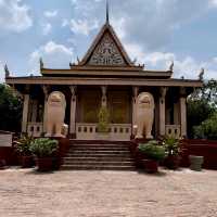 Wat Phnom Temple, Phnom Penh: The Spiritual Heart of the Capital