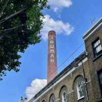 London🇬🇧Shoreditch & Its Canvas of Graffiti: London's Urban Art Gallery! 🏙️✨