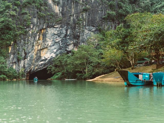 Explore the Underground Wonders of Phong Nha and Tien Son Caves in Vietnam