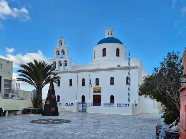 💫 Why Santorini Feels Like a Dream: The Island That Captures Your Heart 🌊 💫 Why Santorini Feels Like a Dream: The Island That Captures Your Heart 🌊