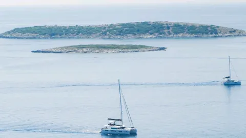 유럽에서 여름을 즐기고 싶다면 크로아티아의 비스 섬. — traveler post in 비스