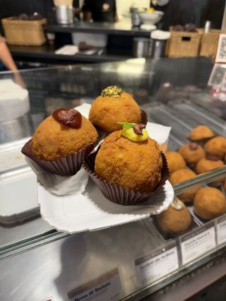    在巴勒莫大快朵頤 