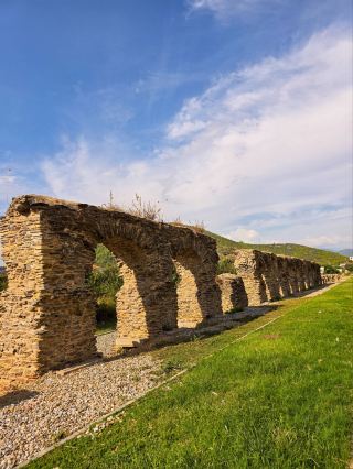 A Roman aqueduct right in the middle of modern Gazipaşa
