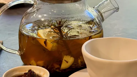 การค้นพบในท้องถิ่นที่ตูย์เมน: Les Café ที่ Taiga Spa — traveler post in ตูย์เมน