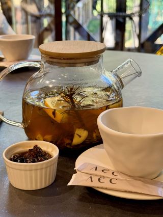การค้นพบในท้องถิ่นที่ตูย์เมน: Les Café ที่ Taiga Spa
