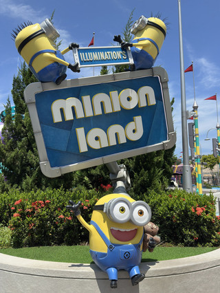 Dua Hari di Universal Studios Singapura: Wahana, Film & Petualangan Epik 🎢🎬🇸🇬