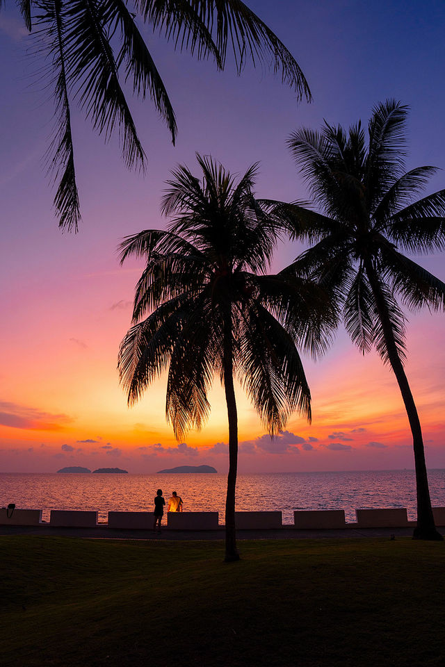 The third best place to watch the sunset in the world, Sabah, the town under the wind, lives up to its reputation.