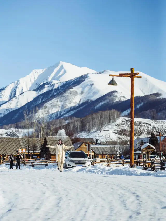 In the far northwest of our motherland, we found our 'fairy tale world' in Xinjiang's winter