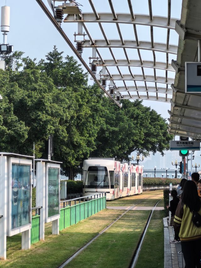 乘坐“羊城最美七公里”有軌電車，去琶醍感受這裡的熱度和浪漫