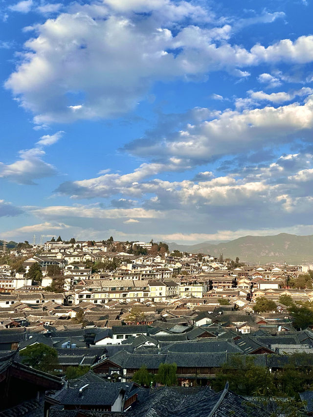 俯瞰麗江古城的絕美客棧！！一定要來