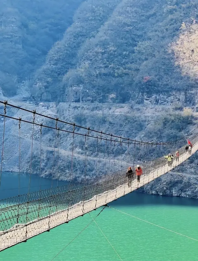 Jiyuan Qinlongxia is a 'Little Sheep Lake' in Henan