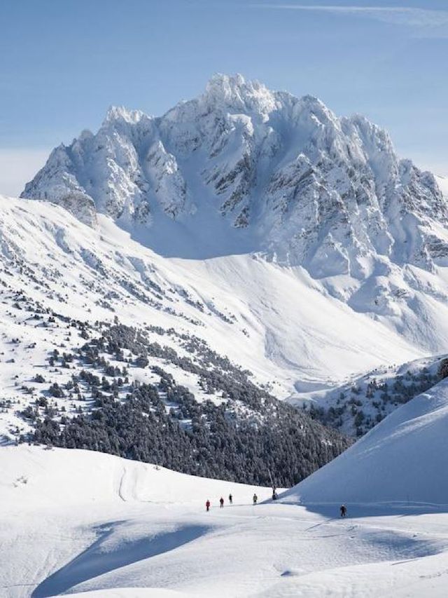 🌟 Meribel Magic: Top Hotel Picks! 🏔️✨