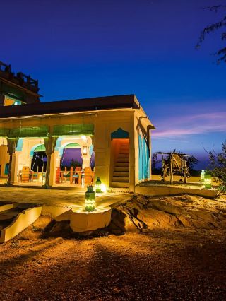 🌟✨ Rajasthan Retreats: Luxe Lakeside Lodgings 🏰🌅