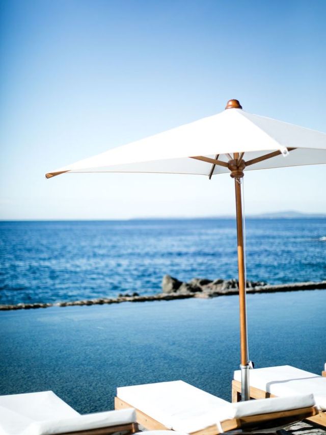 🌟✈️ Unwind in Saint-Raphael's Finest: Les Roches Rouges 🏖️🛎️