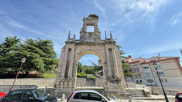 布爾戈斯費爾南岡薩雷斯凱旋門 Arco de Fernán