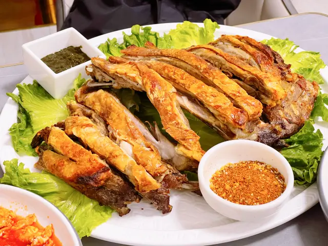 사막에 있는 호텔, 방은 보통이지만 하이라이트가 돋보인다