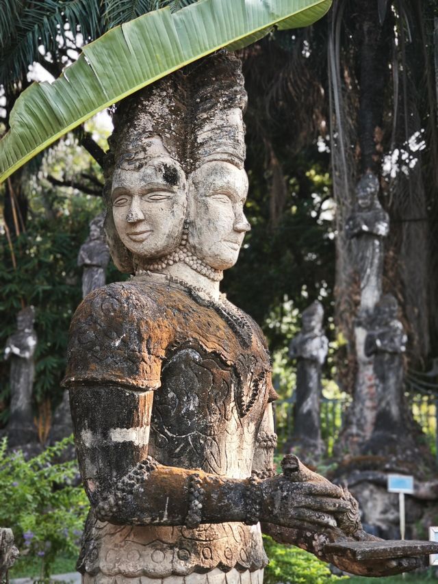 老撾萬象香昆寺：藝術與信仰的奇幻之旅。