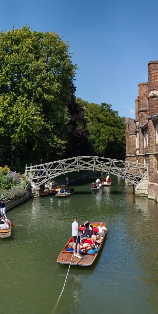 Punting in Cambridge (2)