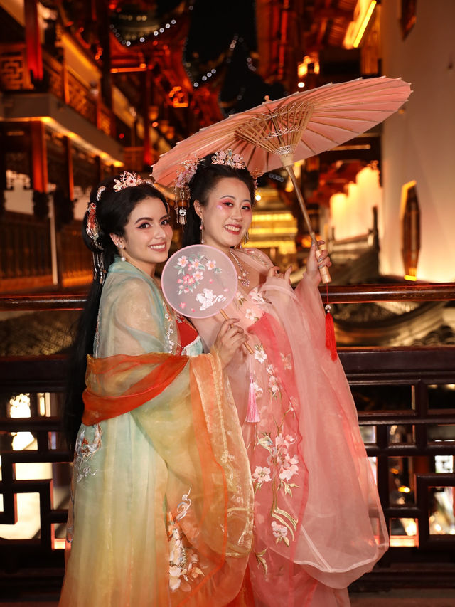 Dressing Up in Hanfu at Yu Garden: A Magical Experience