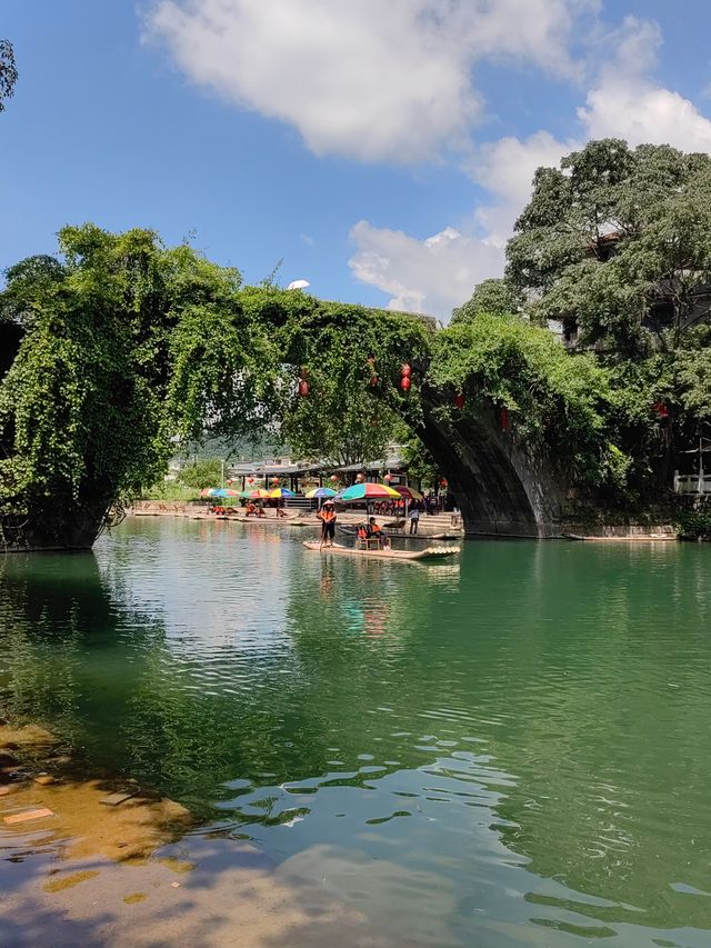 廣西陽朔遇龍橋。